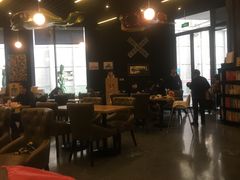 -汽车博物馆主题餐厅