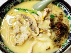 招牌黄鱼面-明呈黄鱼面馆(斜土路店)