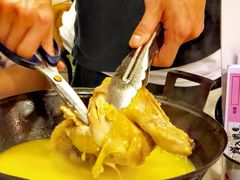 鲜鸡炖花胶汤-鲜入围煮花胶鸡海鲜火锅