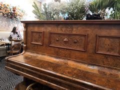 -FLOVIE FLORIST CAFE