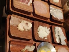 -银米·云南传统过桥米线(双廊黑金冠店)