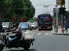 -新虹桥中心大厦