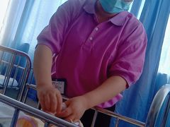 -秋歌护理·月嫂·育儿嫂(浦东医院店)