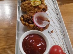 酥香吮指鸡翅膀-猫小院猫主题餐厅(三里屯店)