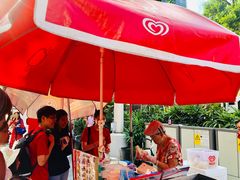 -詹爷爷乌节路街头冰淇淋