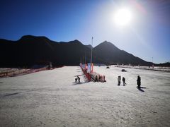 -荣盛康旅野三坡滑雪场