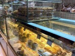 面包甜点陈列柜-白玉兰食品甜凤店(合生汇店)