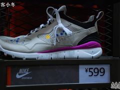 -NIKE上海青浦换季优惠店