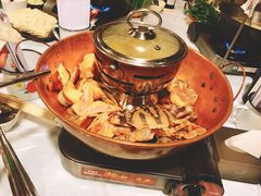 -鲜入围煮花胶鸡海鲜火锅