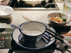 -尚尚仙·酸汤猪手·猪肚鸡火锅(华联万柳购物中心店)