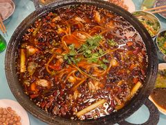 -鸿顺老铁锅美蛙鱼府(解放碑店)