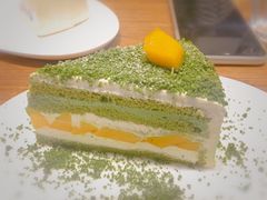 芒果抹茶奶油奶酥蛋糕-black rainbow coffee