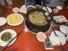 -菌之家·专业纯野生菌火锅·特色炒菌