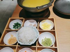 黄金鸡汤泡饭-川堂风·跷脚牛肉·乐山爆炒(宝山日月光店)
