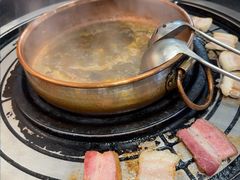 -阿山卓·野生菌火锅·纳西火塘烤肉