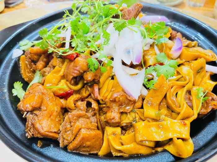 苗氏卷子鸡(西关店)-"卷子鸡,浓油赤酱,很西北,面皮很劲道,属.