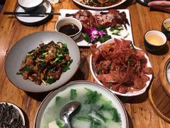 -老滇山寨•云南特色菜•地方菜•民族风情歌舞表演(金碧店)