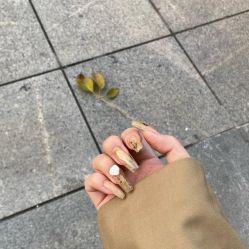 -花岐款式专研健康美甲沙龙