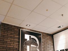 -麦当劳(民盈·国贸城店)