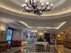 -深圳富苑皇冠假日套房酒店