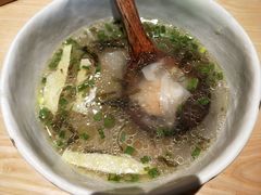 鱼籽鲜虾小馄饨-陈家生煎(世茂双子塔店)
