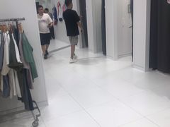 -优衣库(重庆星光时代广场店)