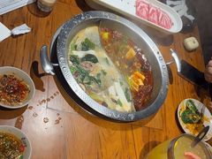 -东巴婆婆云南鱼豆花火锅(大东门店)