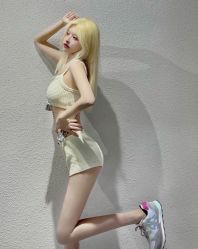 -丝语萱形象