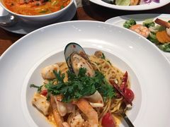 -Chom Cafe and Restaurant