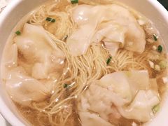 w招牌鲜虾云吞面-新大咀港式茶餐厅(宝山万达店)