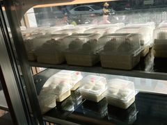 -红宝石·鲜奶小方·海派西点房(南丹店)