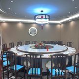 感觉到了国外，广场中央的鸽子很可爱，不怕人
