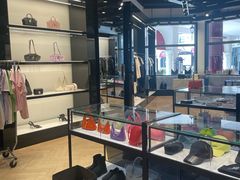 -GIVENCHY(佛罗伦萨小镇奥莱店)