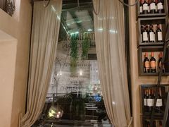-Casa Nova