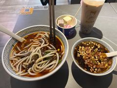 -粉吖吖·邵阳米粉(体育西路店)