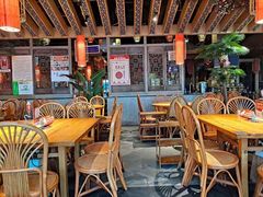 -野山舂·贵州现舂酸汤火锅(鸿通城店)