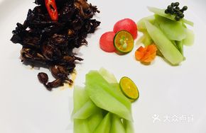 Sauce-Roasted Frog Legs