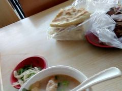 -洪峰浩老北京烧饼夹肉(角门路店)