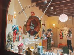 -LADY FAFA(巨鹿路陕西南路路口店)