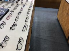 -罗伯特眼镜·蔡司官方授权(罗湖国贸店)