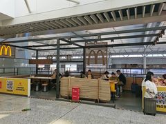 -麦当劳(上海虹桥站30B检票口楼上)