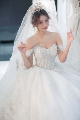 -艾米丽婚纱礼服