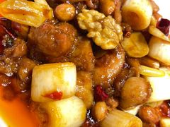 宫保桃仁鸡丁-闫府私房菜·老字号(恒隆店)