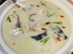 鱼钩鱼炖汤-老阿爸鲜鱼土菜(昆山花桥店)