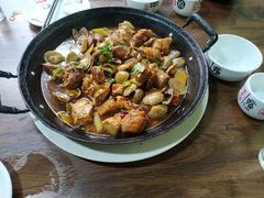 铁锅蛤蜊鸡-公寓家常菜馆(海军博物馆店)
