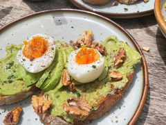 牛油果煮蛋吐司-RAC BAR(安福路店)