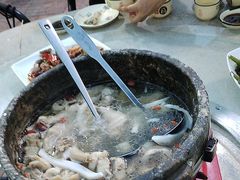 -墨脱石锅椰子鸡•香草鸭•东山羊(大东海店)