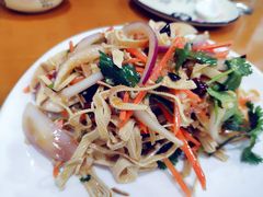 -雪乡人家东北菜·铁锅炖一切(高斯路店)