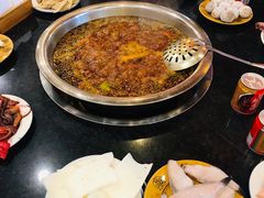 -九尺赵老四鲜鹅肠火锅