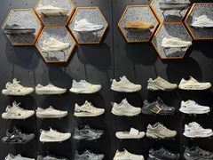 -百年港湾奥特莱斯(香炉礁店)